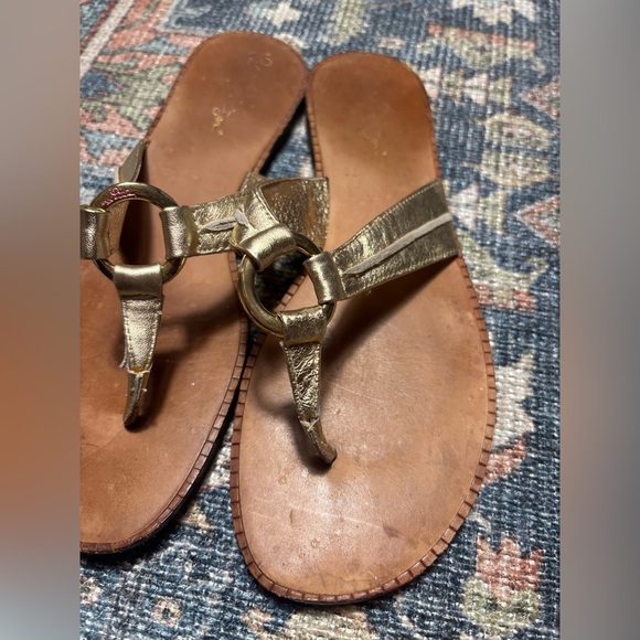 Lilly Pulitzer Gold McKim Sandals – Size 8.5 - Picture 2 of 4